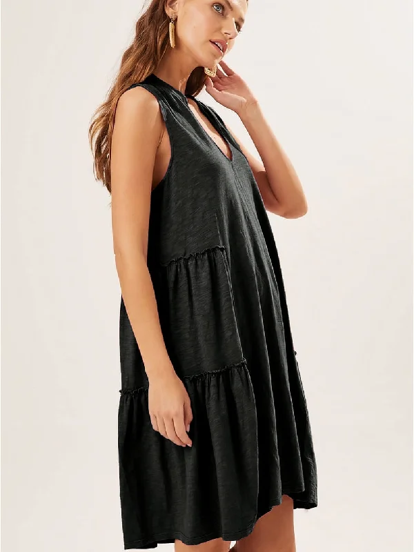 Tiered Sleeveless Maxi Dress Elegant Sleeveless Maxi Dress