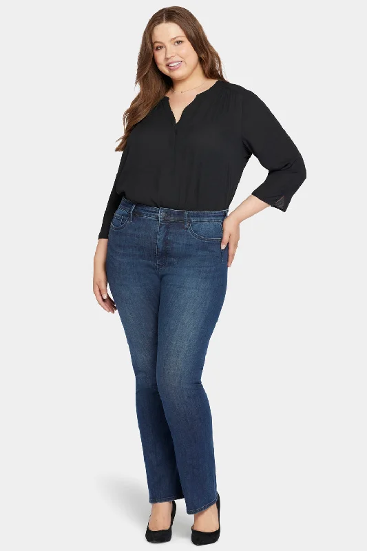 Le Silhouette Slim Bootcut Jeans In Plus Size - Precious Fashionable Jeggings Style Jeans