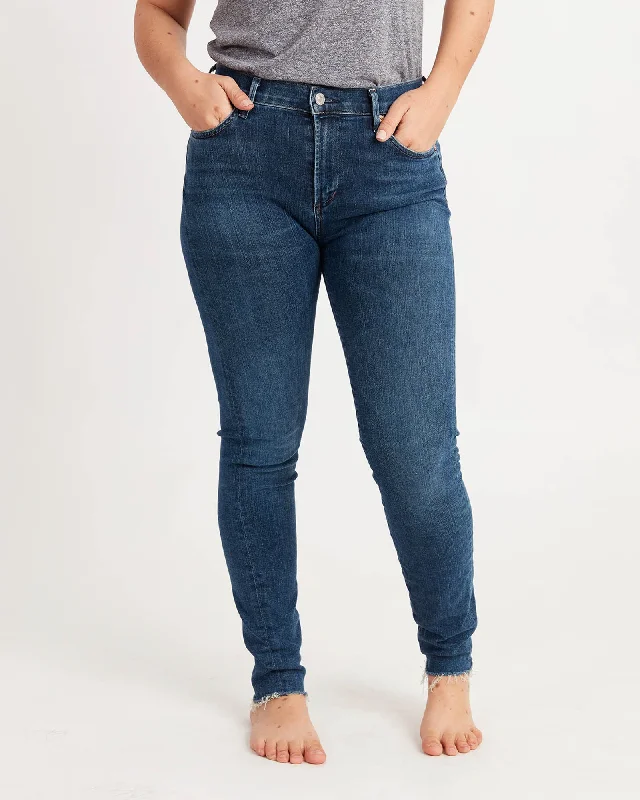 Rocket Mid-Rise Skinny Jeans Fashionable Raw Hemmed Jeans