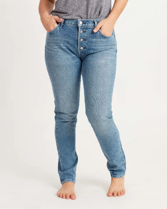 Skyla Light-Wash Jeans Fashionable Straight Cut Jeans