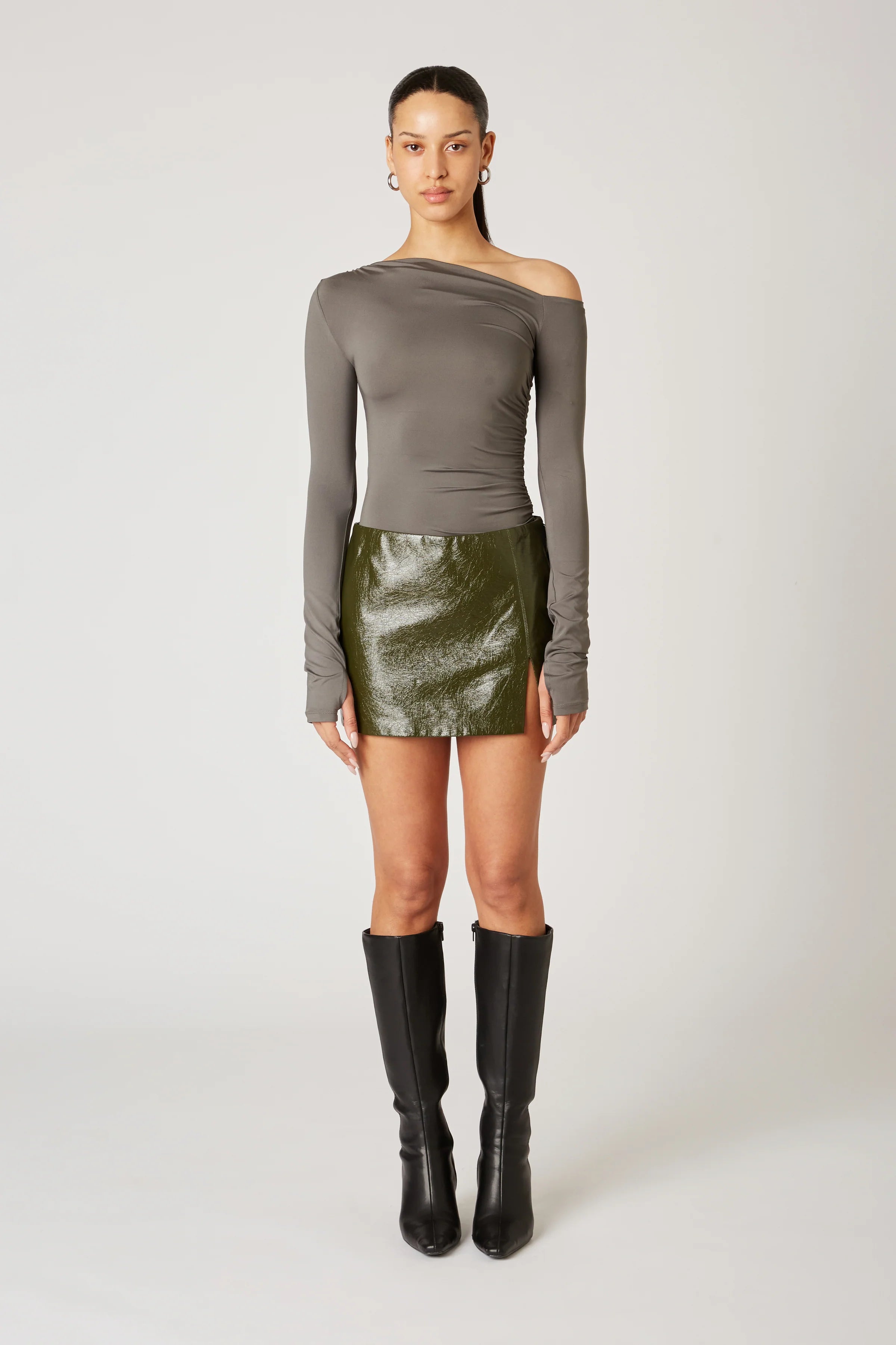 Moon Skort Olive ruffled skirt detail